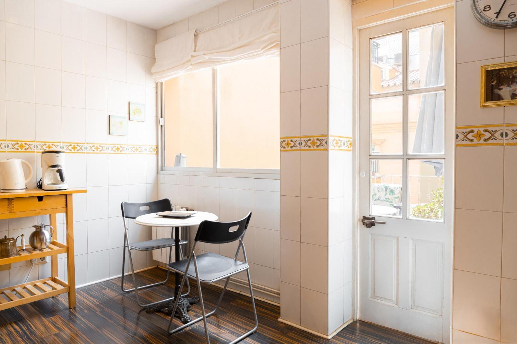 Appartement C92 - Rustic Two Bedrooms With Terrace