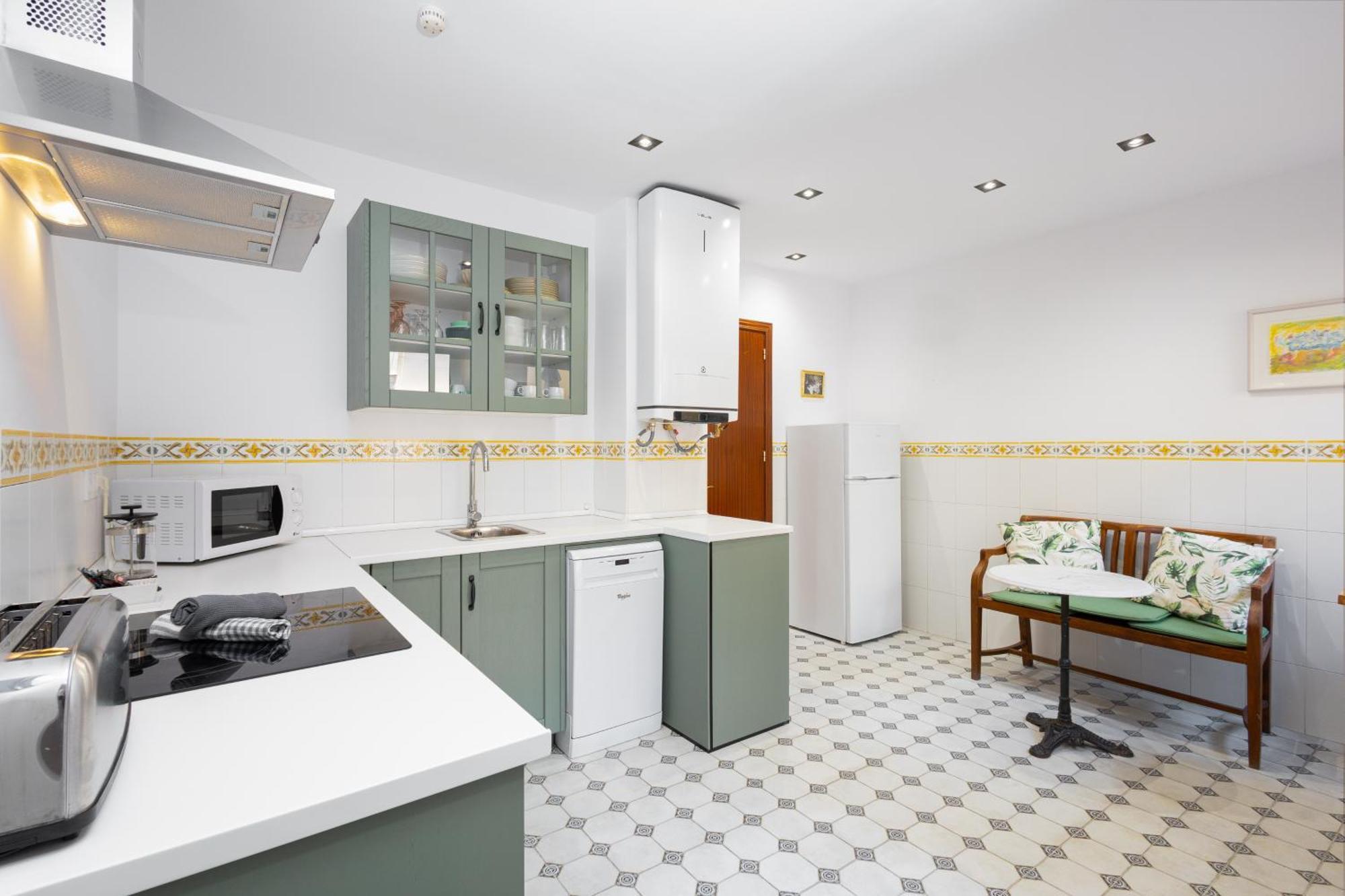 C92 - Rustic Two Bedrooms With Terrace